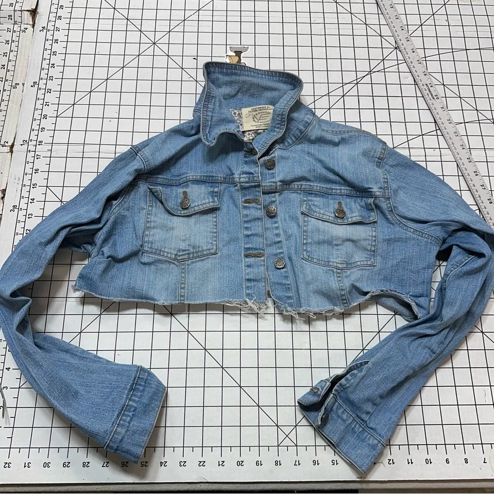 Culture Vintage Eureka handmade in France cropped sz medium denim jacket